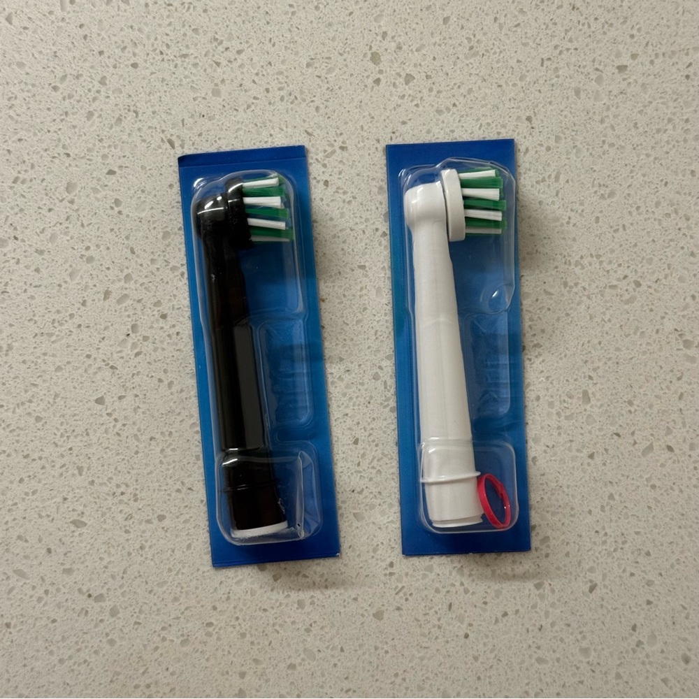 Oral-B Toothbrush Replacement Heads (2)